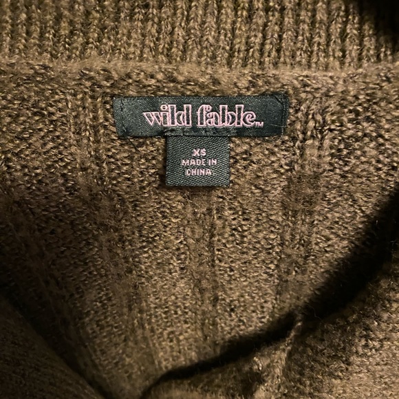 Olive green button up crop sweater - Picture 3 of 4